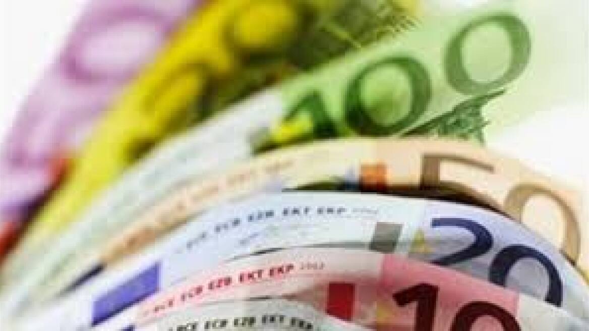 Κύπρος: Βρήκε στον δρομο 2.500 ευρώ και τα παρέδωσε στην αστυνομία