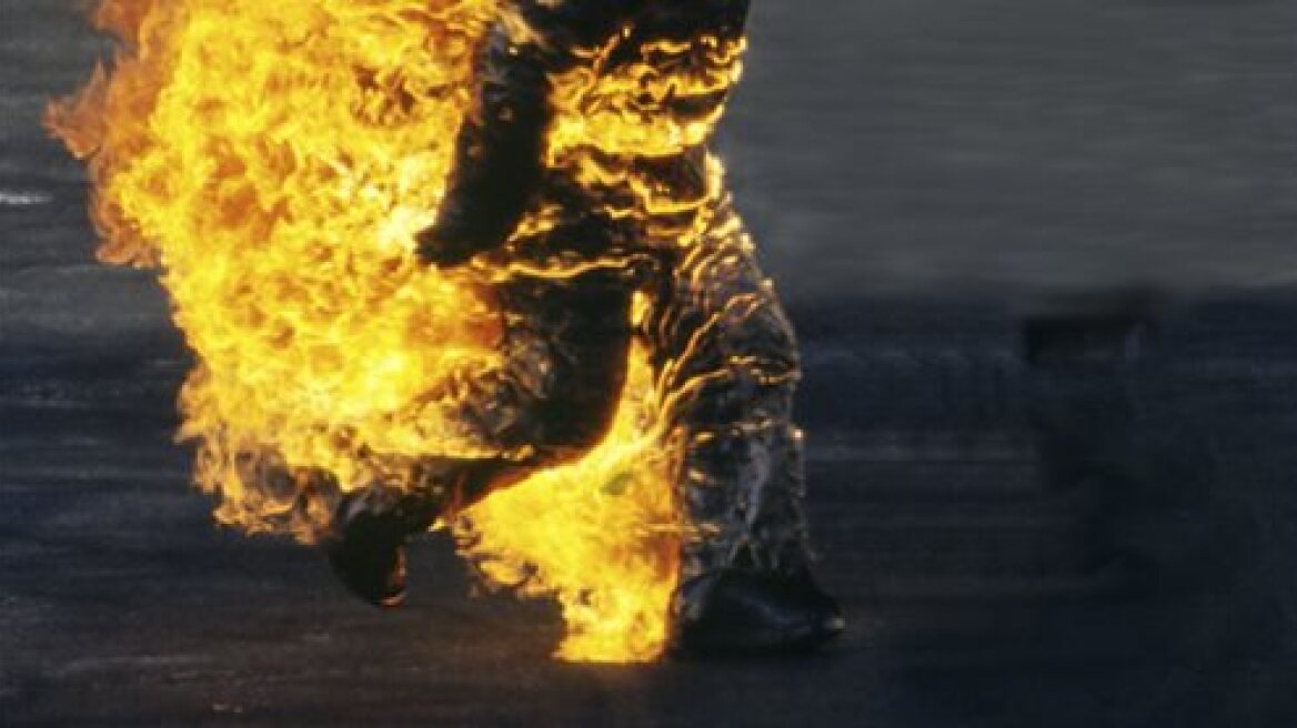 Σοκ στη Ρώμη: Σύρος αυτοπυρπολήθηκε στο Κολοσσαίο 