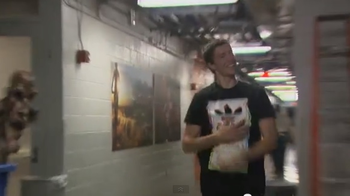 Ο γορίλας των Σανς σκορπά τρόμο