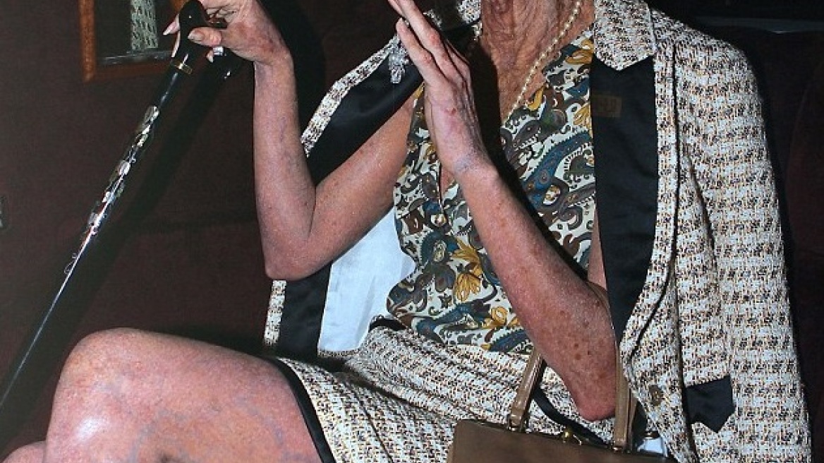 Κι όμως αυτή η γιαγιά είναι η... Heidi Klum!