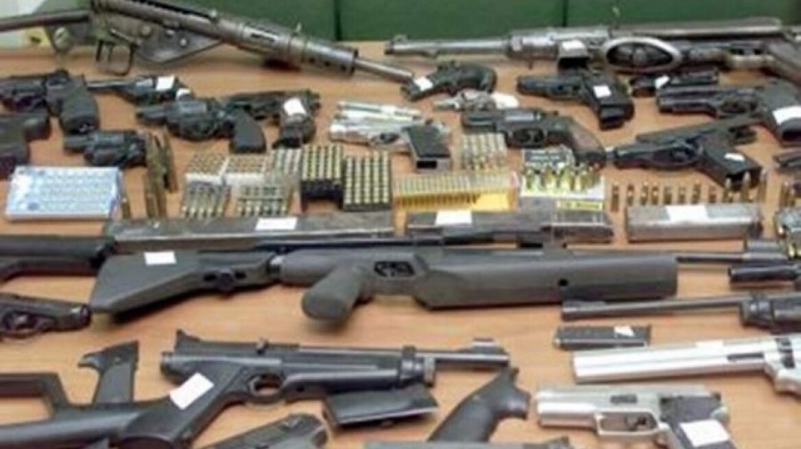 Είχαν όπλα και εκρηκτικά για... ολόκληρο λόχο!