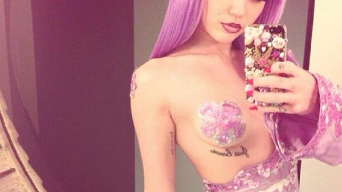 Μiley Cyrus: Προκλητική ξανά λόγω... Halloween