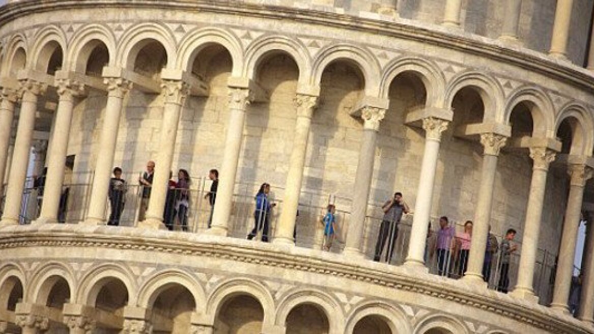 Ο πύργος της Πίζας... ισιώνει!