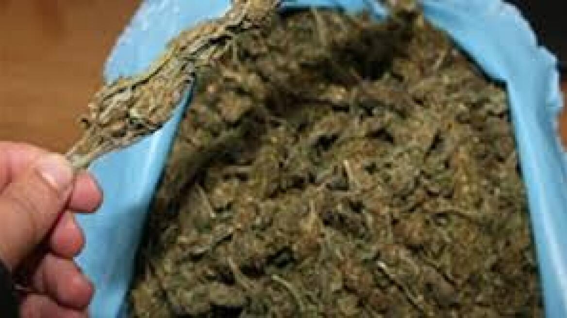 Έπιασαν τους μεταφορείς 100 κιλών χασίς 