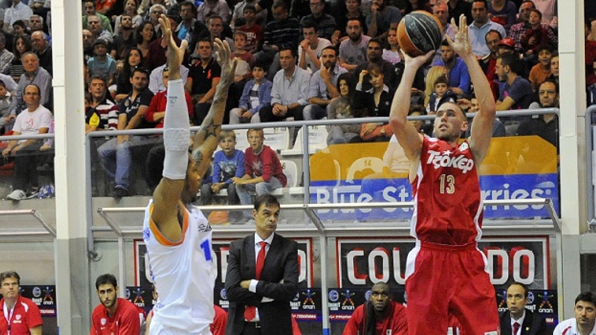 «Τρίποντος» και… απόλυτος Ολυμπιακός (94-61 τον Κολοσσό στη Ρόδο)