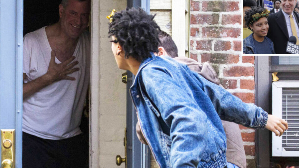 Αξύριστος και με φανελάκι ο νέος δήμαρχος της Νέας Υόρκης