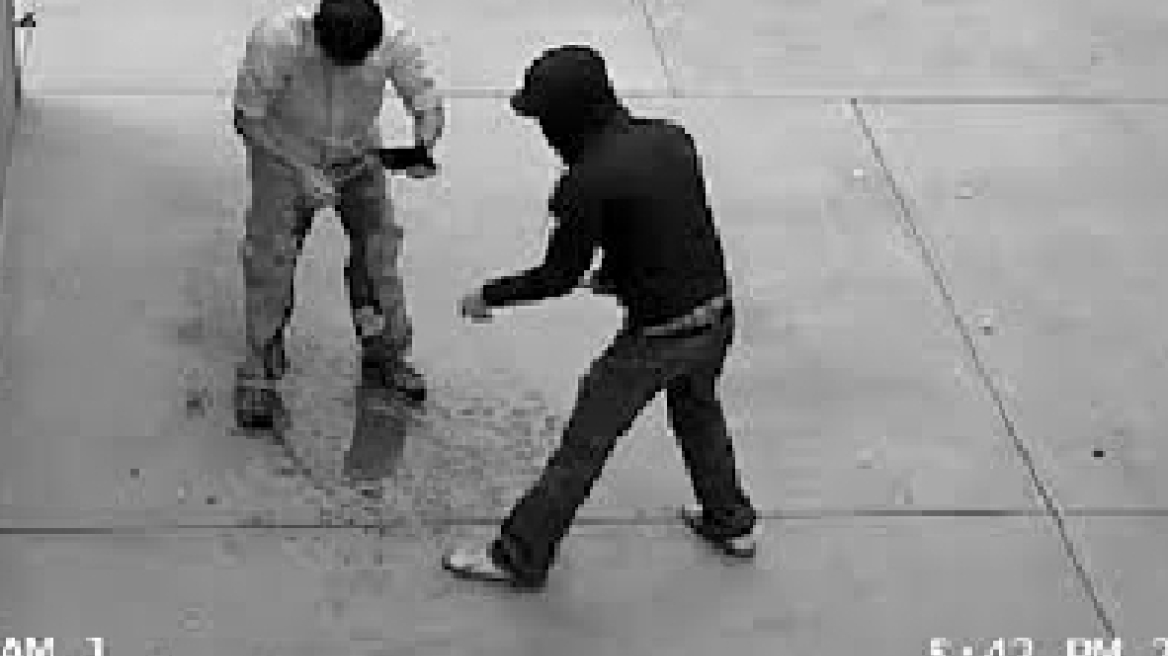 Λαμία: Απείλησαν ανήλικο και του έκλεψαν το κινητό