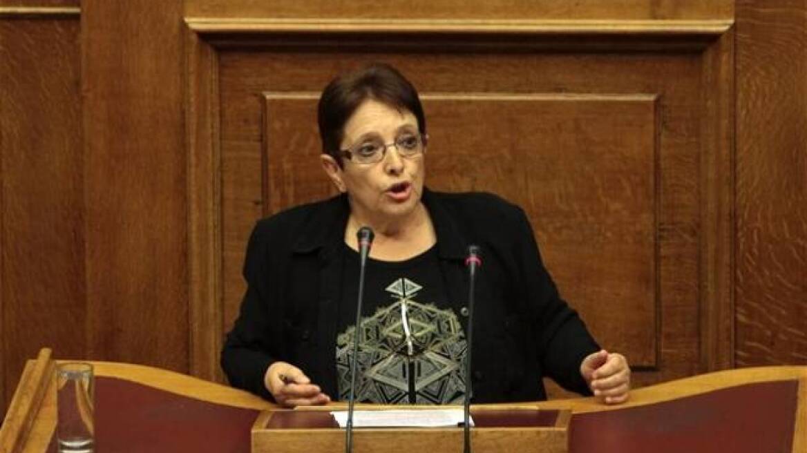 Παπαρήγα : «Δεν δίνουμε χείρα βοηθείας στην ιμιτασιόν λύση του ΣΥΡΙΖΑ»