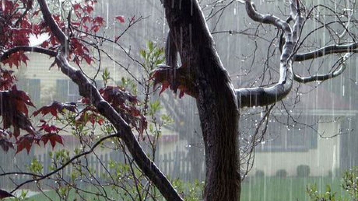 Από την Πελοπόννησο και την Ήπειρο ξεκίνησε η κακοκαιρία με ισχυρές καταιγίδες