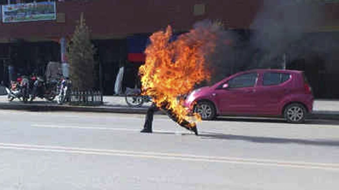 Νεαρός μοναχός αυτοπυρπολήθηκε στη δυτική Κίνα