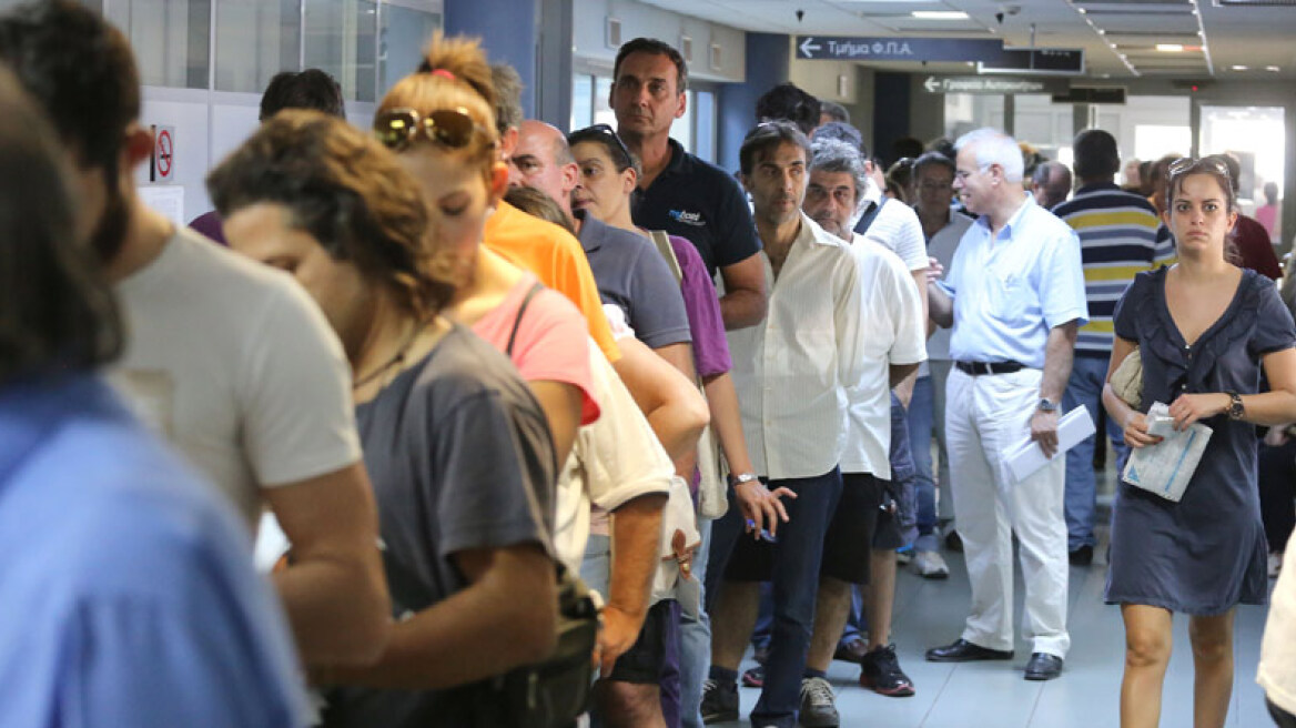 Οικονομικό Βαρόμετρο: Ένας στους τρεις αδυνατεί να καταβάλει φόρο εισοδήματος