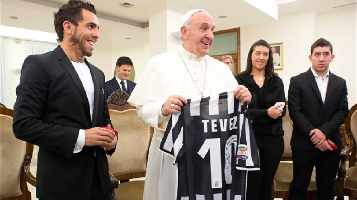 Όταν ο Πάπας συνάντησε τον Κάρλος Τέβες