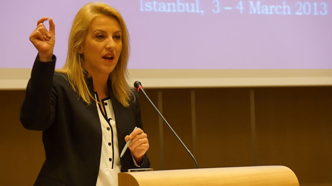 Ρένα Δούρου: Γιατί δεν αντιδρά ο Βενιζέλος στη δήλωση Ερντογάν; 