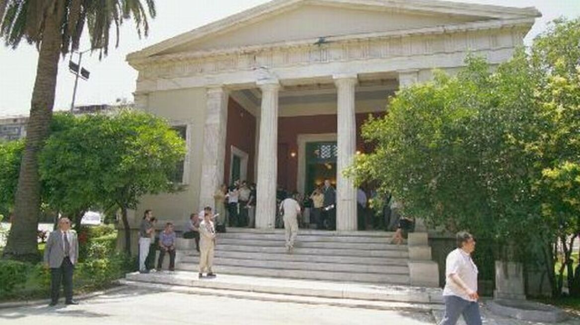 Συνεχίζεται το απίστευτο αλαλούμ σε Πανεπιστήμιο Αθηνών και Πολυτεχνείο