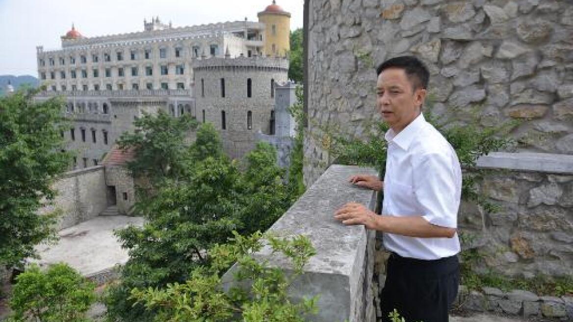 Εκκεντρικός Κινέζος εκατομμυριούχος χτίζει… κάστρα από χόμπι