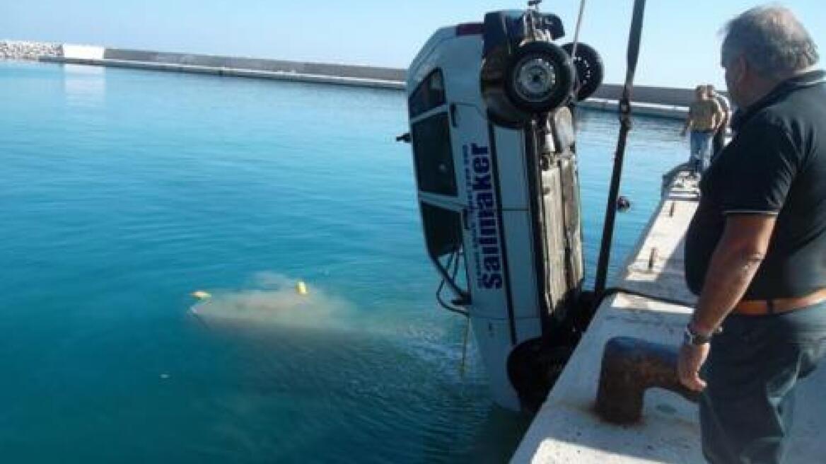 Νεκροταφείο κλεμμένων οχημάτων η θάλασσα στη Ρόδο