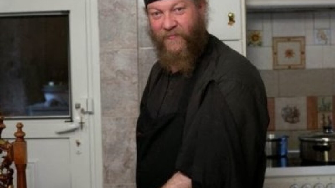 Μοναχός... για σόου!