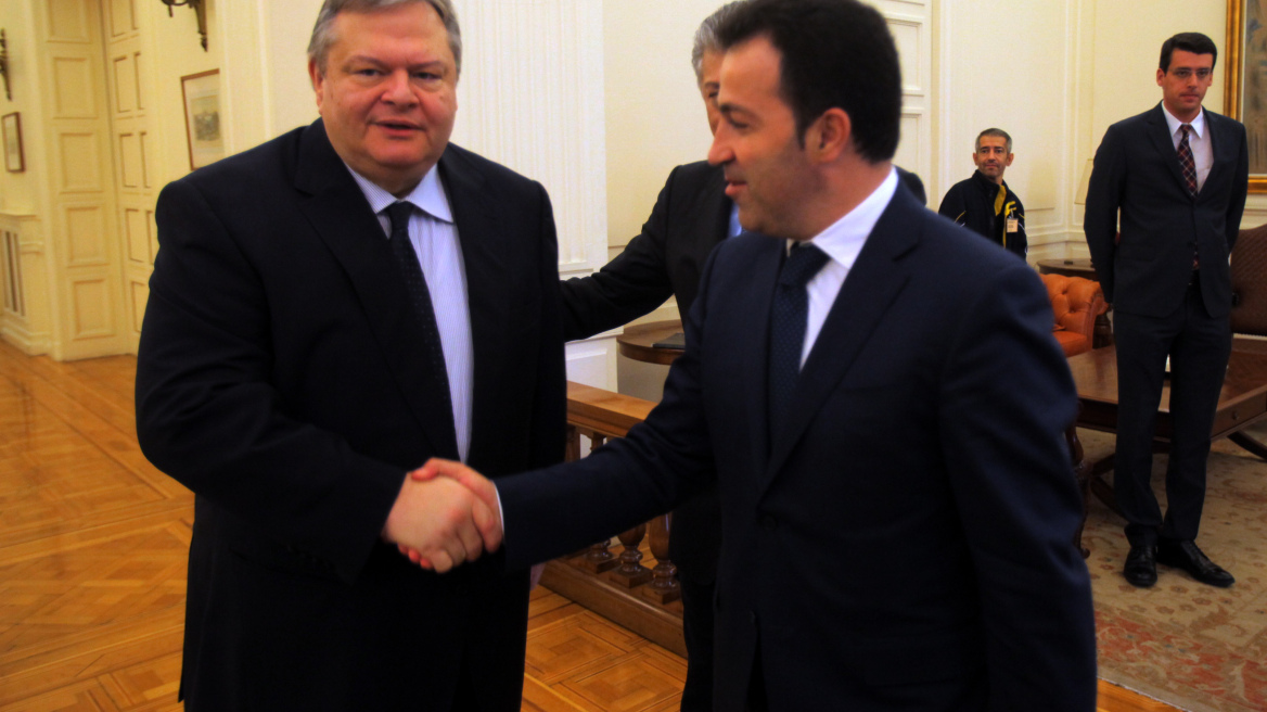 Βενιζέλος: Θα δώσουμε 2,5 εκατ. ευρώ για το Εθνικό Θέατρο της Αλβανίας