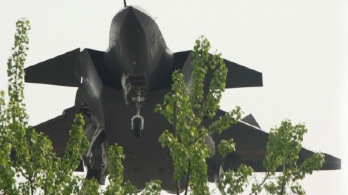 Πραγματοποιήθηκε η πρώτη πτήση αόρατου μη επανδρωμένου αεροπλάνου 