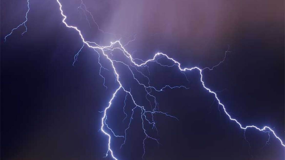 Αμαλιάδα: Μαθητής χτυπήθηκε από κεραυνό