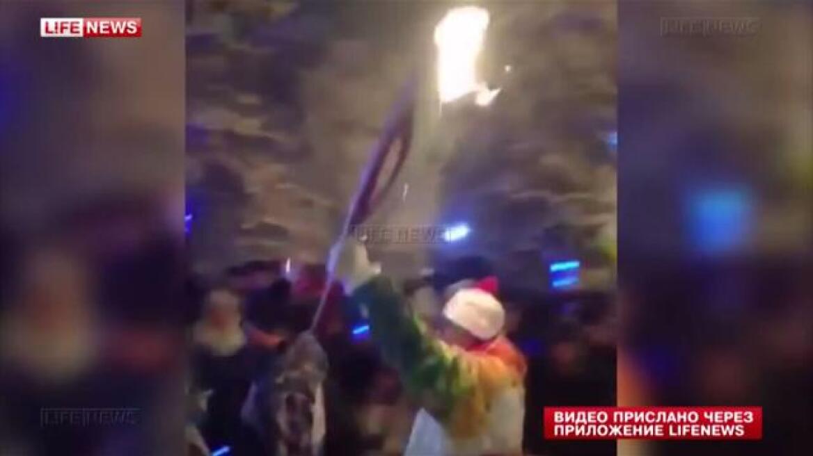 Ρωσία: Ο μαραθώνιος με τα ατυχήματα της φλόγας συνεχίζεται