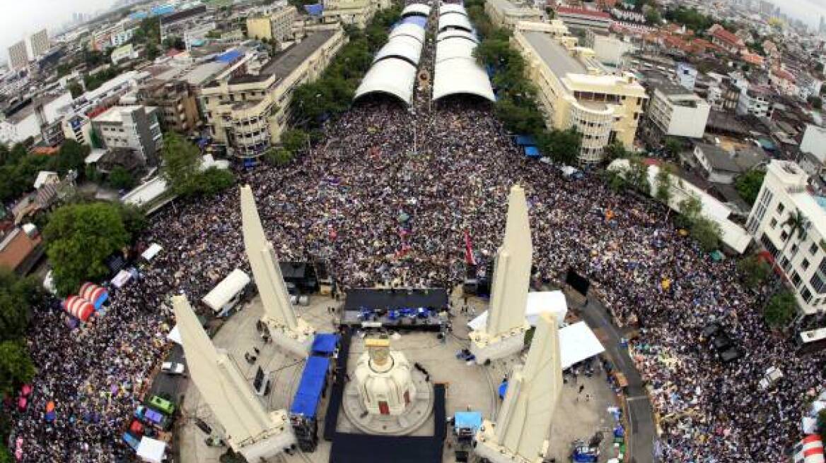 Ταϊλάνδη: Σε αργία καλεί τους δημοσίους υπαλλήλους ο ηγέτης των αντικυβερνητικών διαδηλώσεων