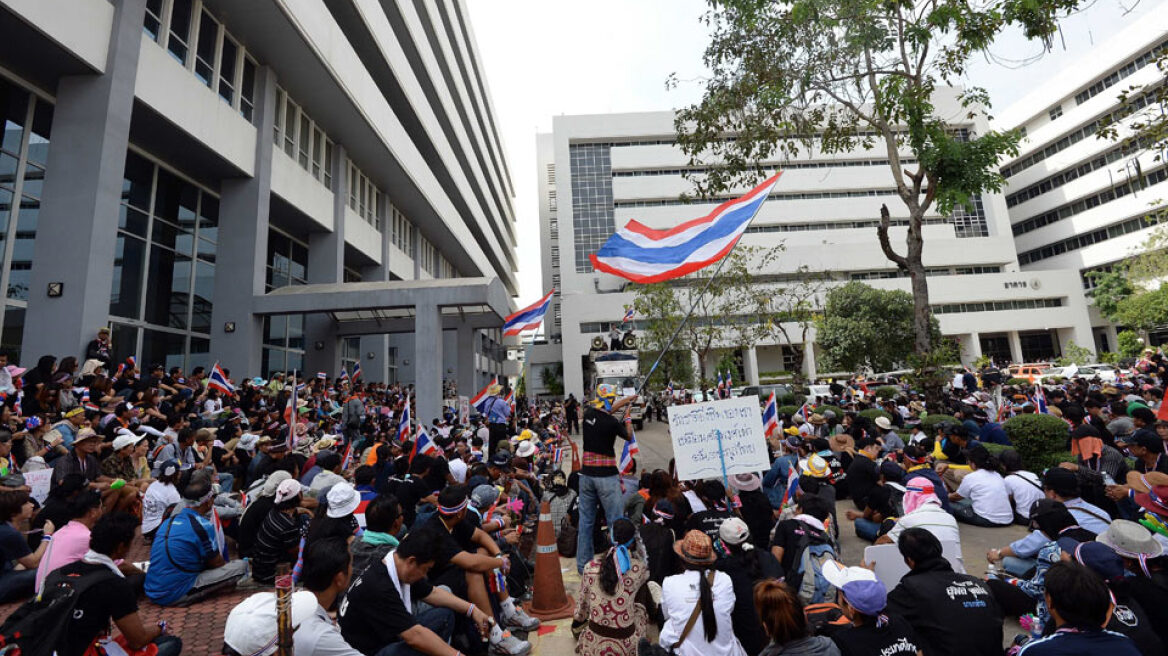 Ταϊλάνδη: Ένταλμα σύλληψης κατά του επικεφαλής των αντικυβερνητικών διαδηλωτών