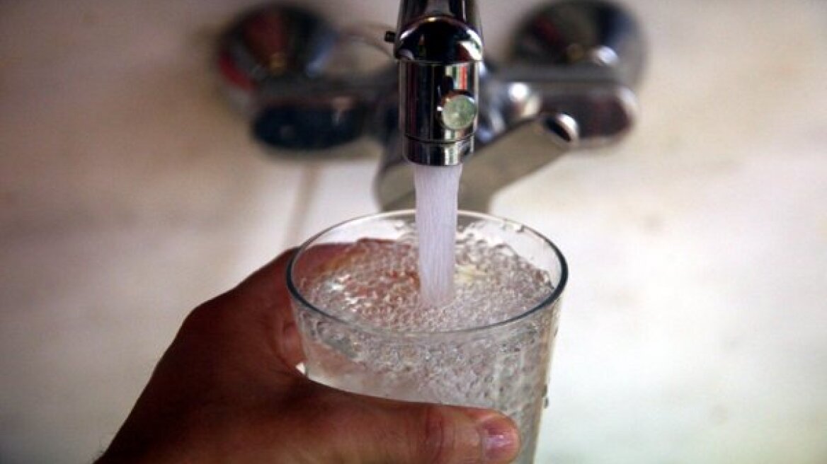 Ακατάλληλο το νερό σε όλο το Ναύπλιο