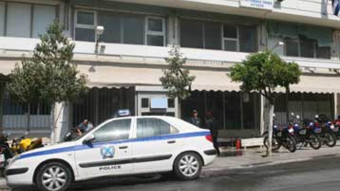 Έριξαν μολότοφ κοντά στο αστυνομικό τμήμα Αιγάλεω