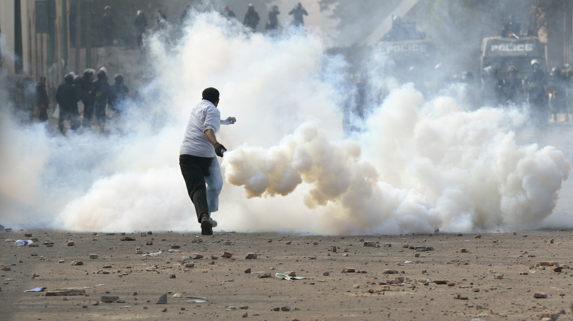 Κάιρο: Ενταση και δακρυγόνα σε νέες διαδηλώσεις 
