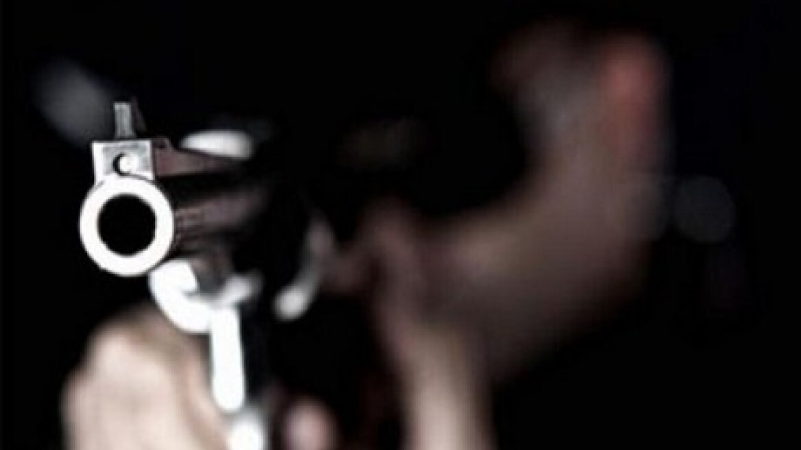 Χαλκίδα: Καταζητείται ο φαρμακοποιός που απείλησε εφοριακούς με πιστόλι 