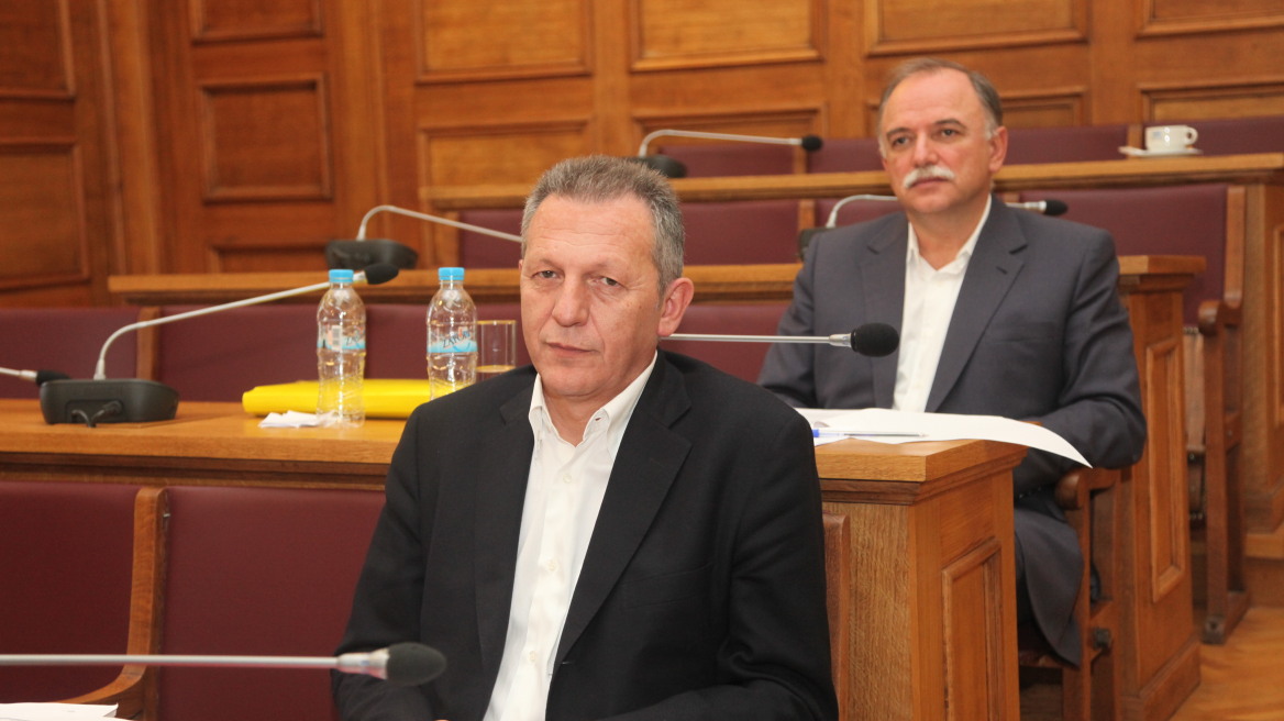 Κόντρα ΣΥΡΙΖΑ - ΚΚΕ για το ποιον χαϊδεύει» περισσότερο η κυβέρνηση