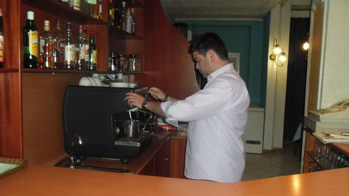 Έγινε καφετζής ο Βασίλης Σαραλιώτης