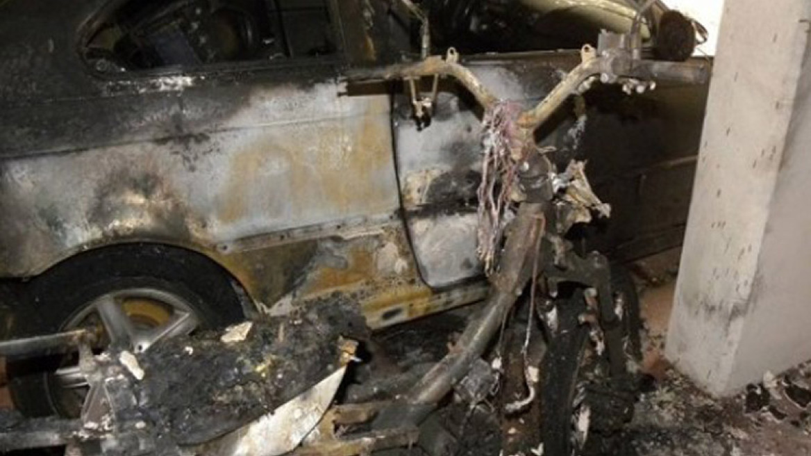 Για να κλέψει μια μηχανή έκαψε τέσσερα οχήματα!