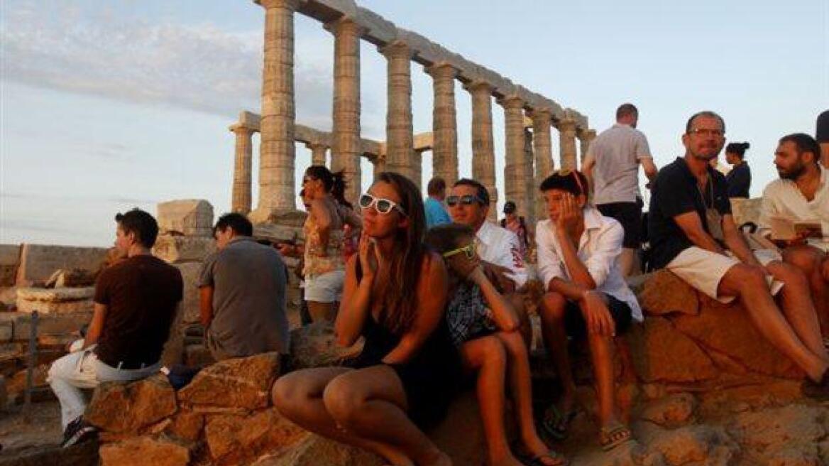 Σχεδόν τρία εκατ. τουρίστες επισκέφθηκαν την Ελλάδα τον Σεπτέμβρη 