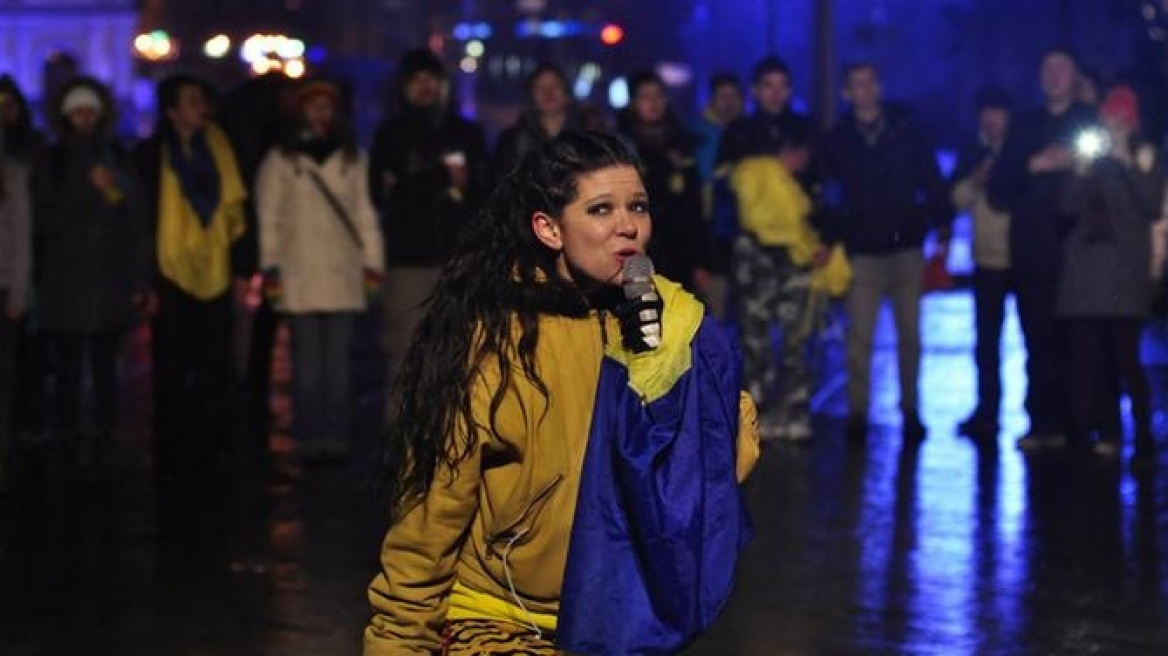 Βίντεο: Στο πλευρό των Ουκρανών διαδηλωτών η Ρουσλάνα