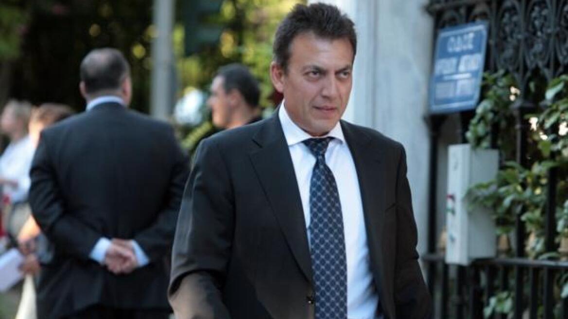 Κρίσιμη συνάντηση Βρούτση - Τρόικας για τα ασφαλιστικά ταμεία