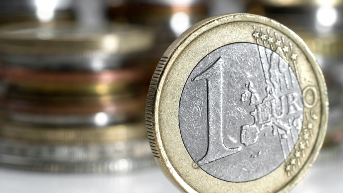 WSJ: Το πρωτογενές πλεόνασμα ενισχύει τη θέση της Ελλάδας έναντι της Τρόικας