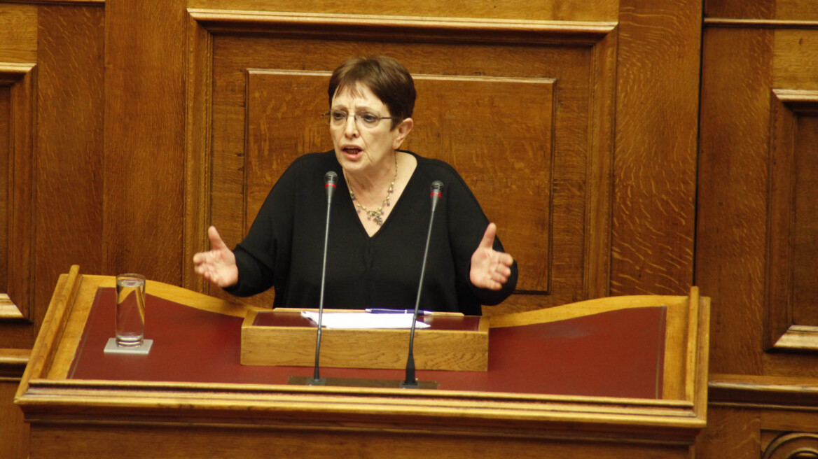 Παπαρήγα: «Πολιτικά ρηχή» η πρόταση του ΣΥΡΙΖΑ για τα υποβρύχια