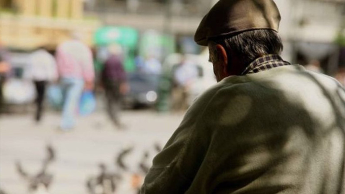 Ασφαλιστές «μαϊμού» εξαπάτησαν τέσσερις ηλικιωμένους