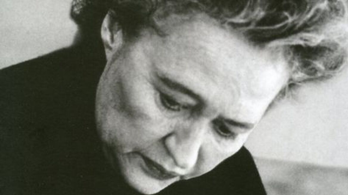 Πέθανε η γλύπτρια Chryssa