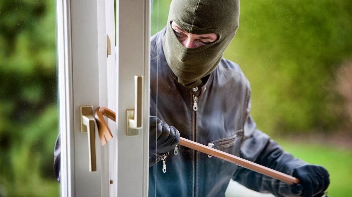 Θεσσαλονίκη: Μια απόπειρα διάρρηξης αποκάλυψε άλλες είκοσι στο ΑΠΘ