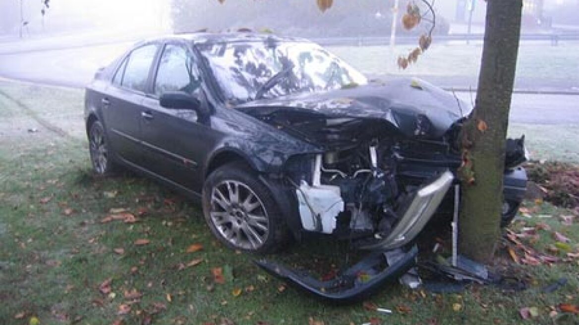 Xαλκιδική: Ένας νεκρός από την πρόσκρουση αυτοκινήτου σε δέντρο