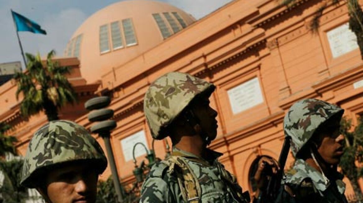 Αίγυπτος: Συνελήφθησαν τρεις δημοσιογράφοι του Αλ Τζαζίρα