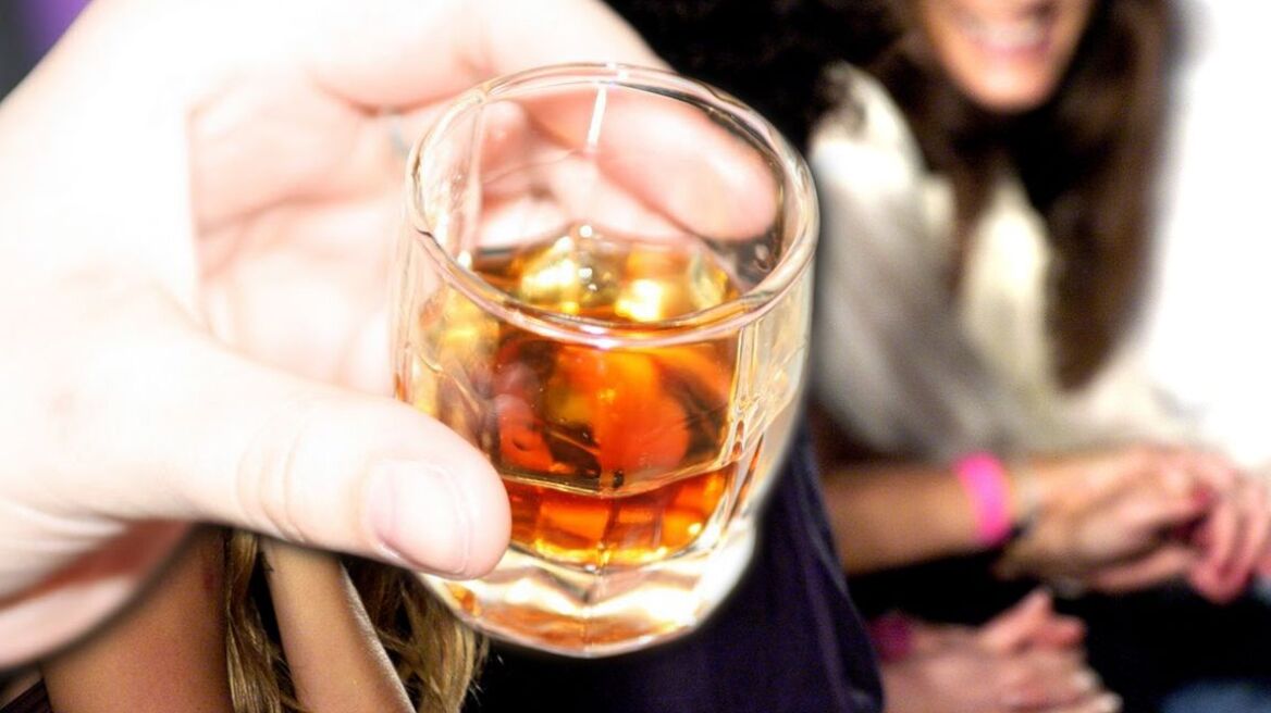 Κρήτη: Από τα μπαρ στο... νοσοκομείο λόγω μέθης