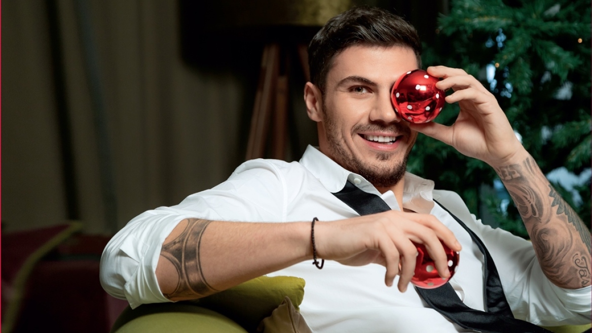 Άκης Πετρετζίκης: «Έχω δουλέψει και σερβιτόρος για να βγάλω λεφτά»