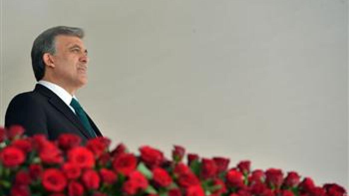 Γκιουλ: Δεν μπορεί να γίνει ανεκτή καμία παράλληλη οργάνωση μέσα στο κράτος