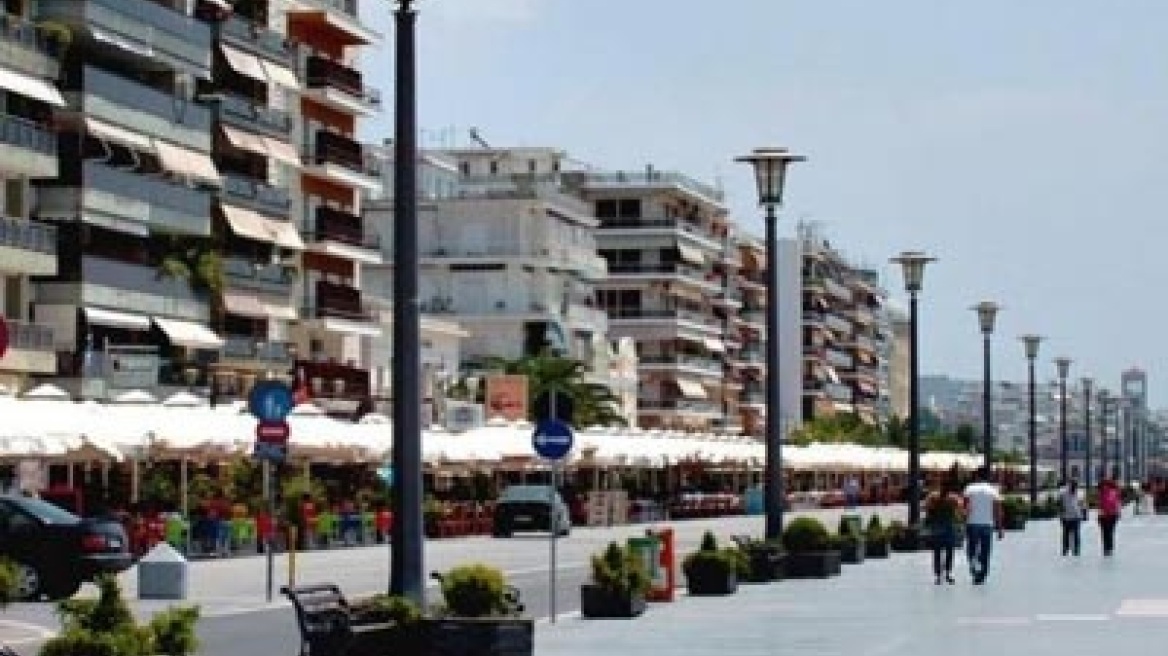 Έφοδος του ΣΔΟΕ στα καταστήματα του Βόλου