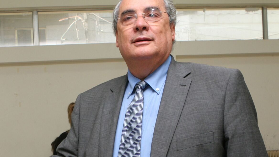 Άγρια κόντρα Μιχαλολιάκου - Κασιδιάρη ανήμερα των Θεοφανείων 