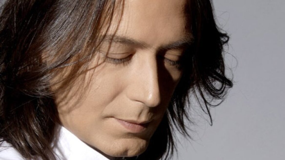 Κότσιρας εναντίον επαναστατών «με like και twitter» 